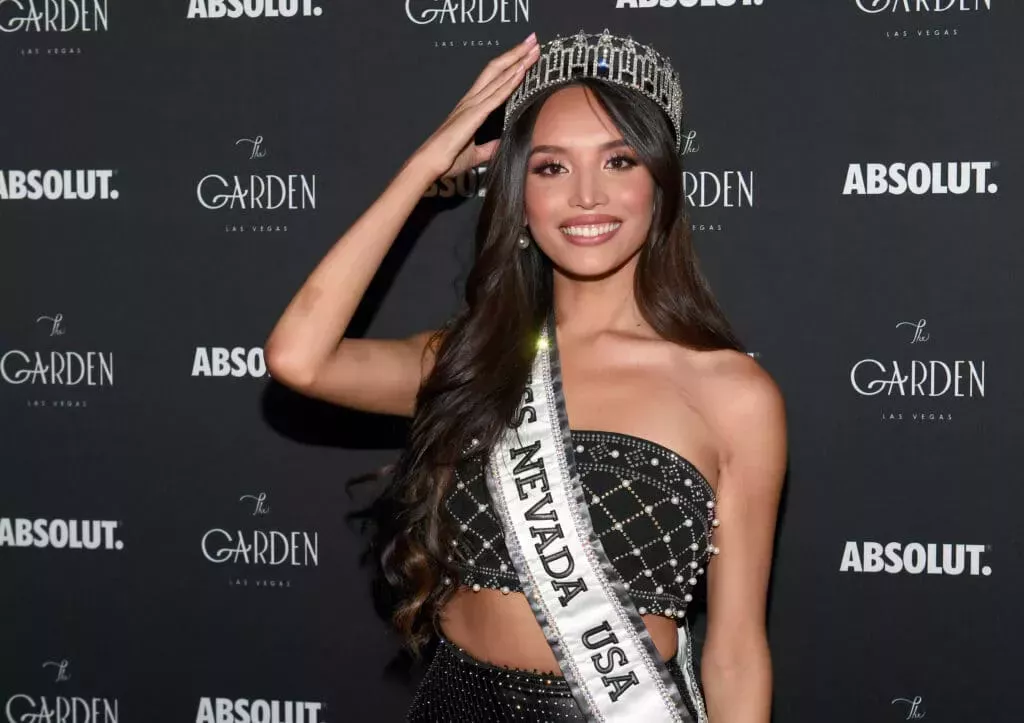 La primera concursante trans de Miss EE.UU. realiza una deslumbrante demostración de orgullo LGBT+, pero no consigue la corona