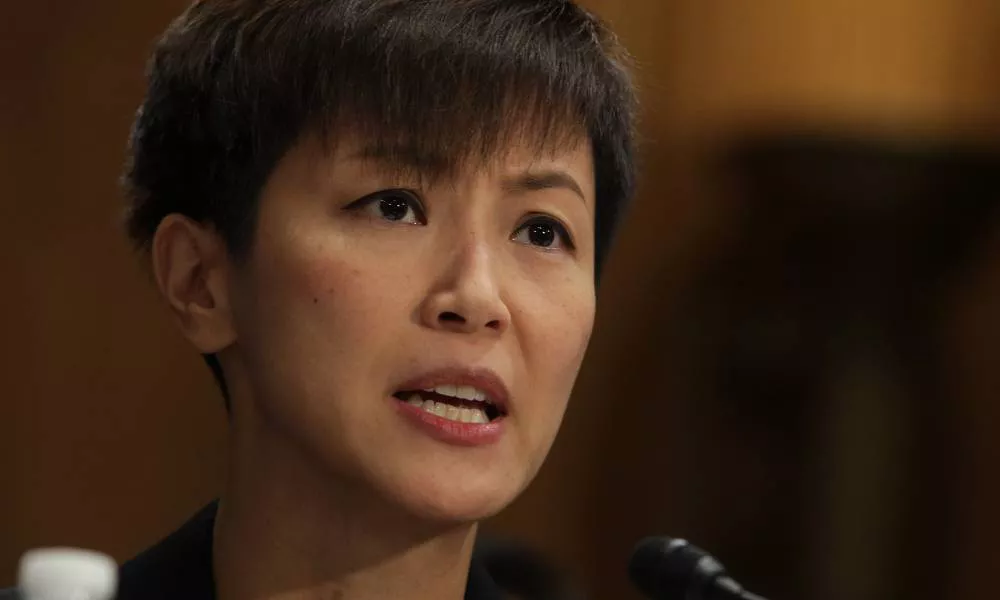 La estrella del pop y activista prodemocrática Denise Ho es detenida en una escalofriante redada en Hong Kong