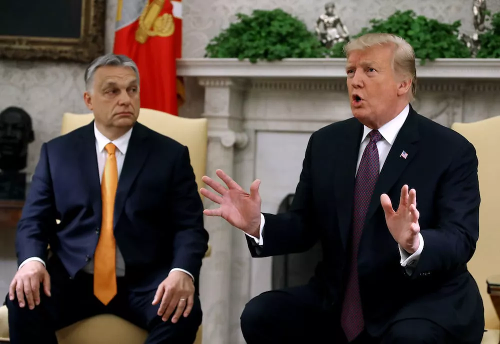 No es una sorpresa, Donald Trump acaba de respaldar al autócrata húngaro homófobo Viktor Orbán
