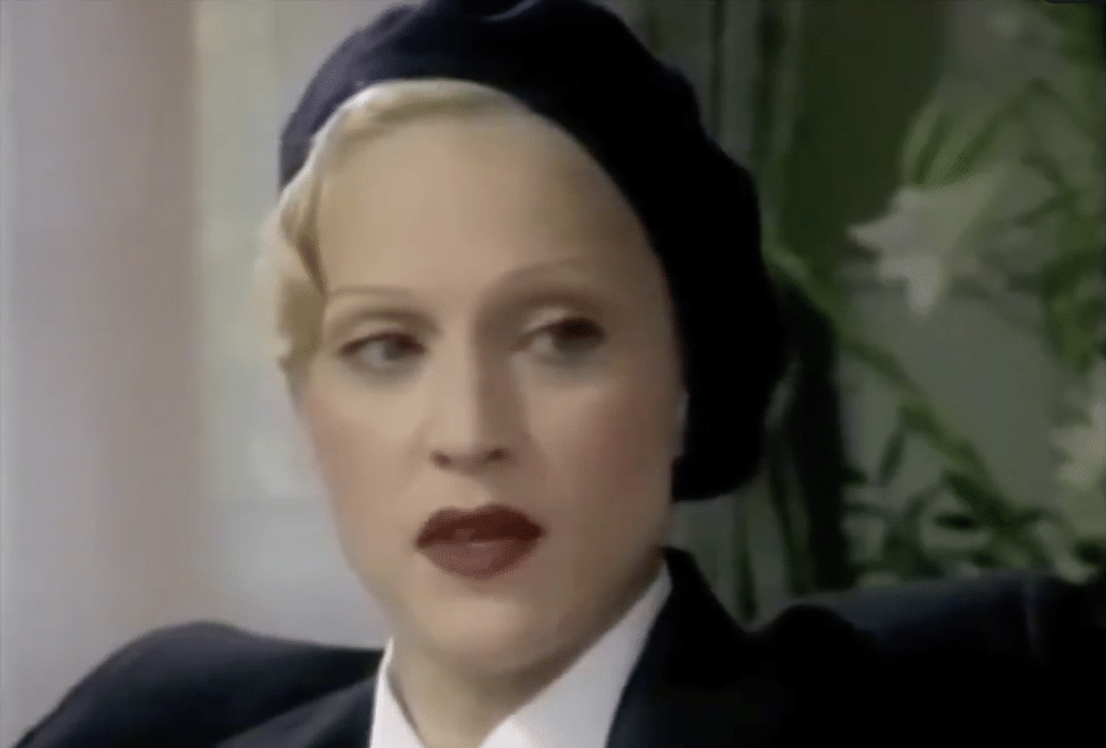 Madonna da la respuesta perfecta a los rumores de que tenía VIH en un vídeo retroactivo