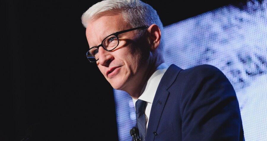 Anderson Cooper dice que Richard Gere le ayudó a darse cuenta de que era gay