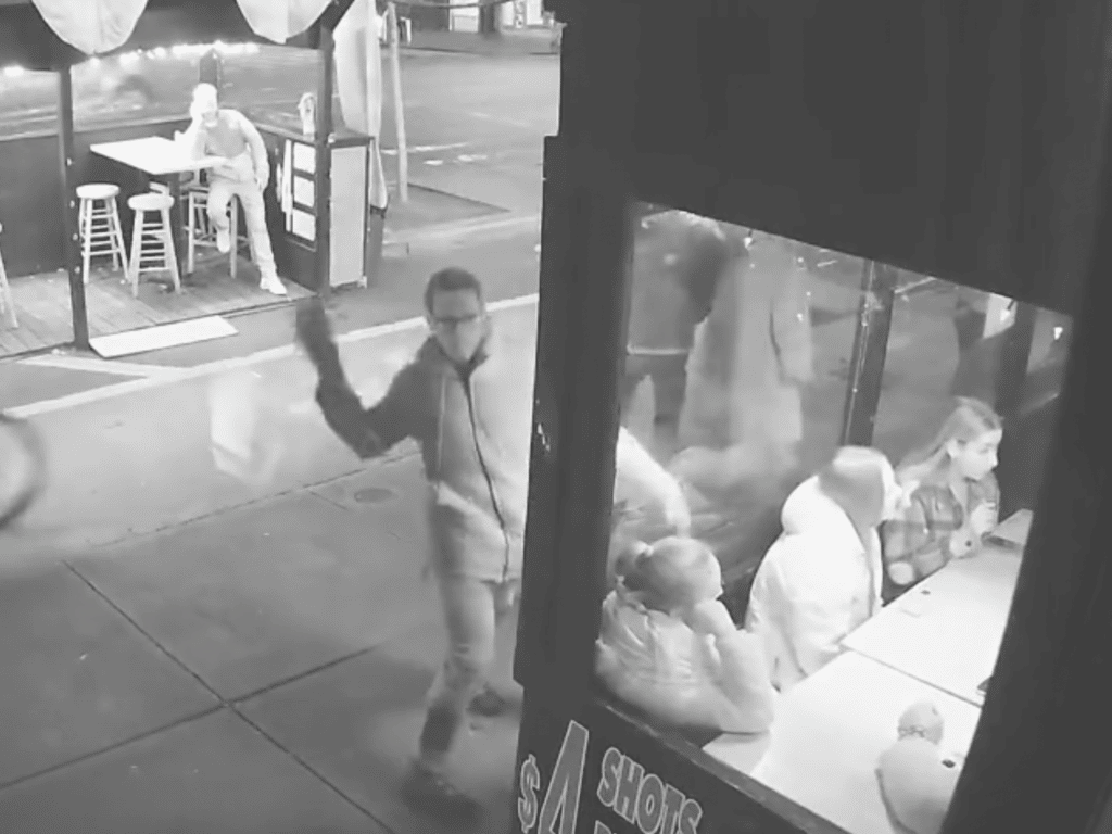 Un bar gay de Nueva York es atacado por cuarta vez en un mes: 