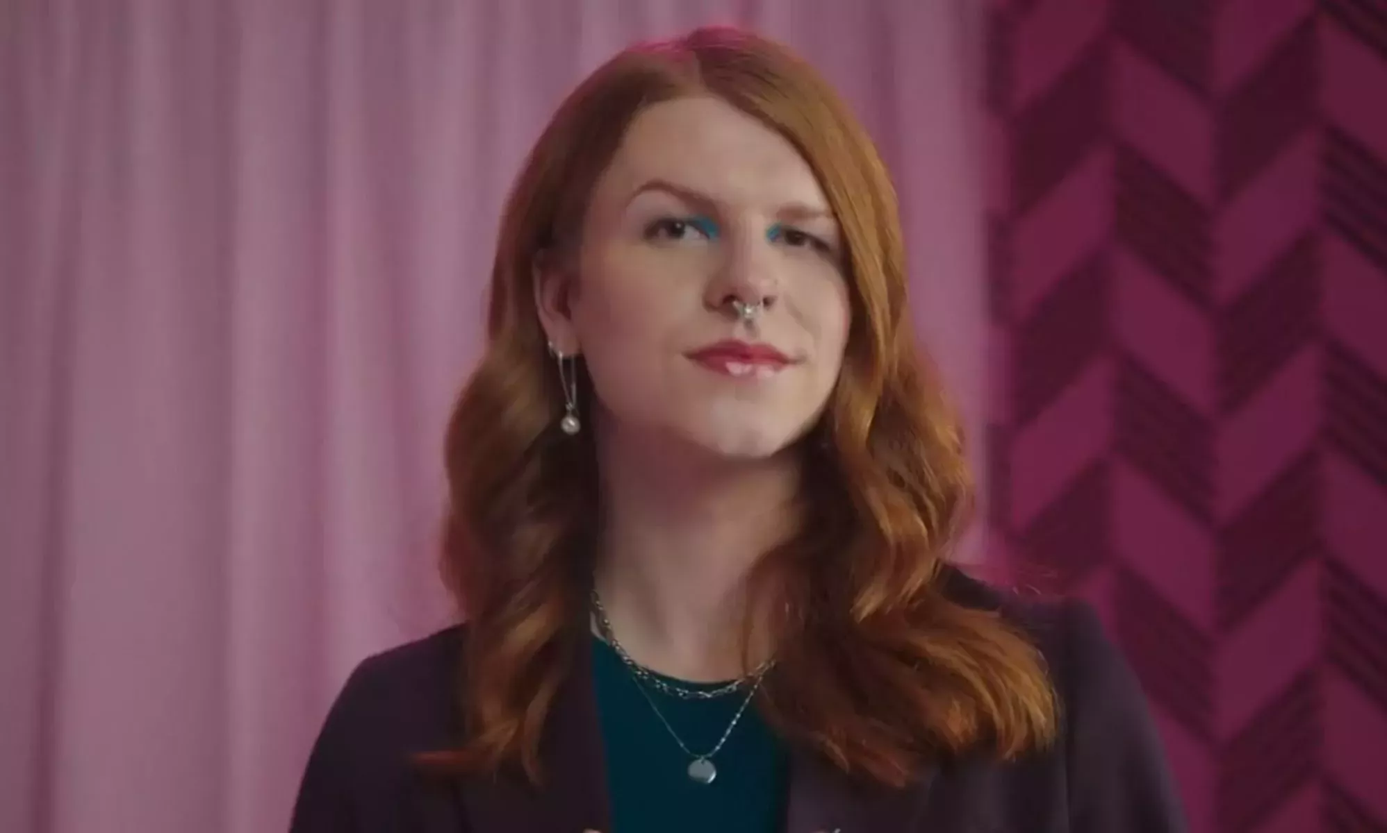 Hershey's presenta a una mujer trans en un anuncio y los copos de nieve de derechas amenazan con boicotearlo