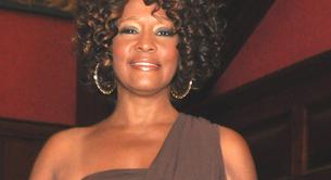Reaparece Whitney Houston tras su estancia en rehab