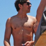 Zac Efron muestra su cuerpazo en la playa Zac Efron muestra su cuerpazo en la playa