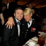 Justin Timberlake cumple su promesa y se va a una fiesta de los marines con una chica Justin Timberlake cumple su promesa y se va a una fiesta de los marines con una chica