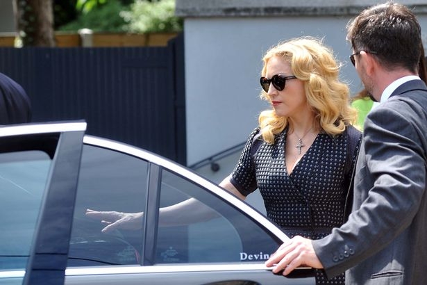 Madonna asiste al funeral de David Collins, un íntimo amigo arquitecto