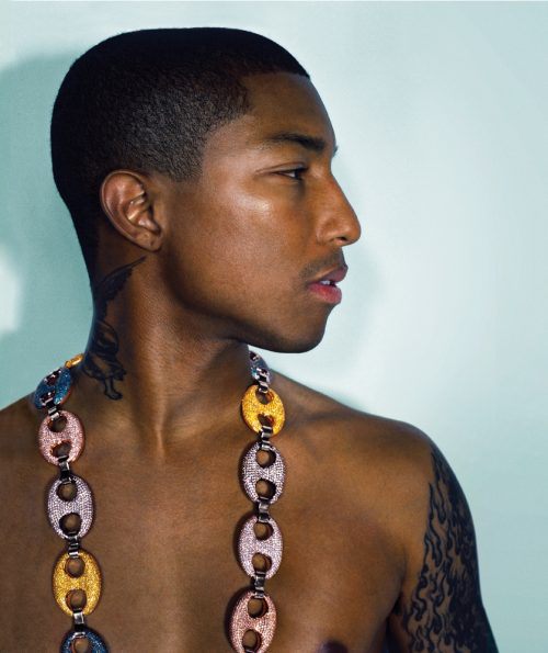 Pharrell Williams desnudo