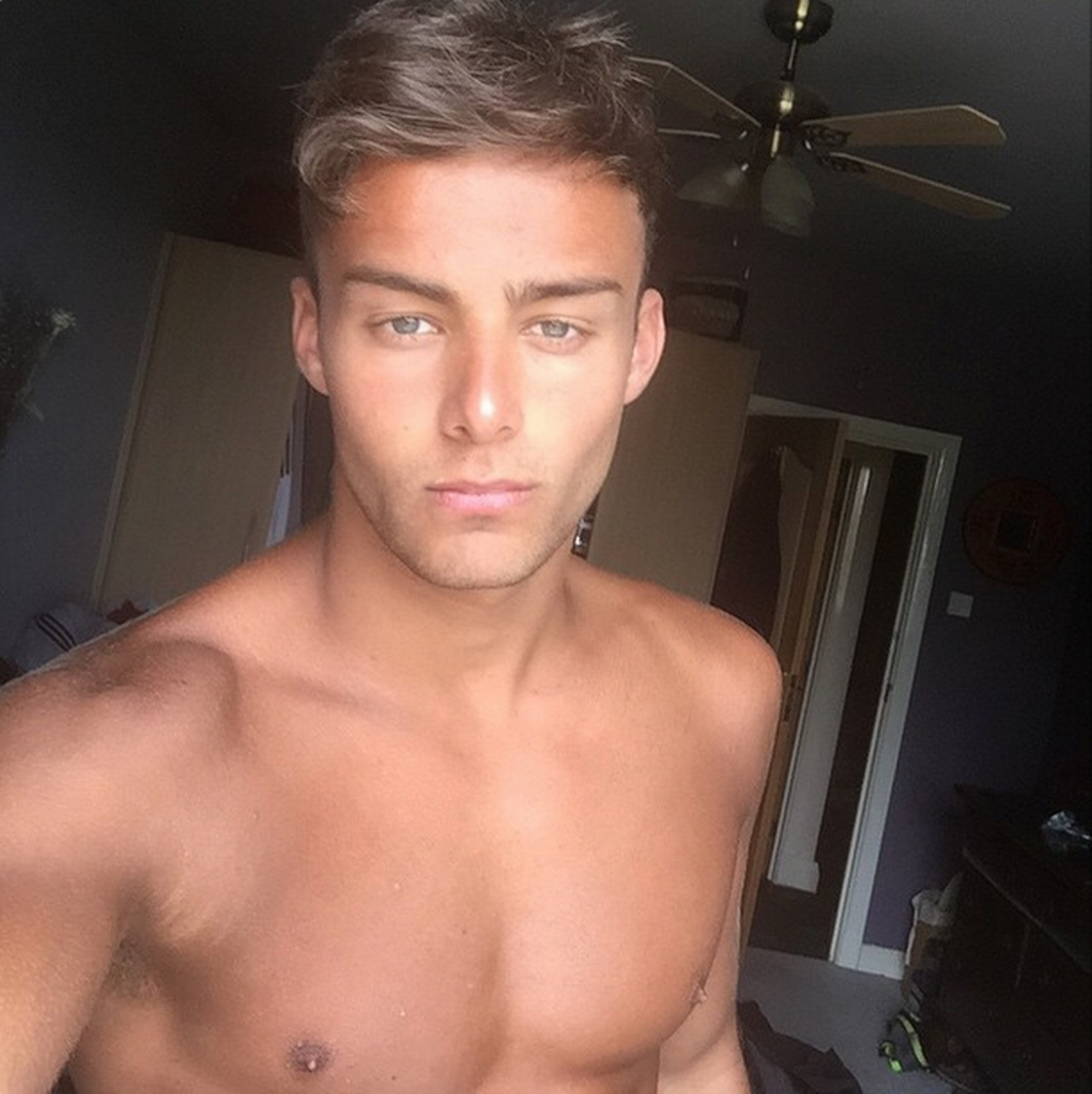 Cristian MJC Desnudo