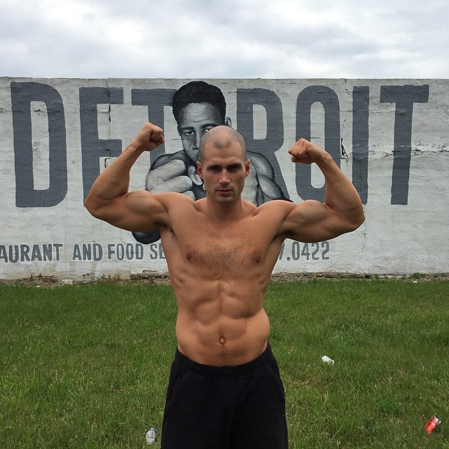 El Modelo Todd Sanfield Desnudo En Las Calles De Detroit Cromosomax