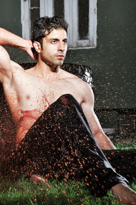 Jahan E Khalid modelo