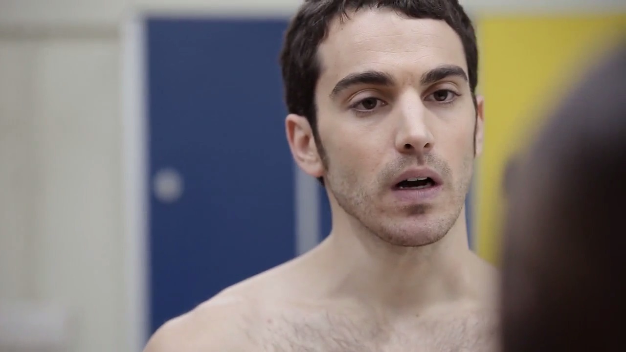 Rubén de Eguía desnudo integral en 'El Virus Del Miedo' CromosomaX