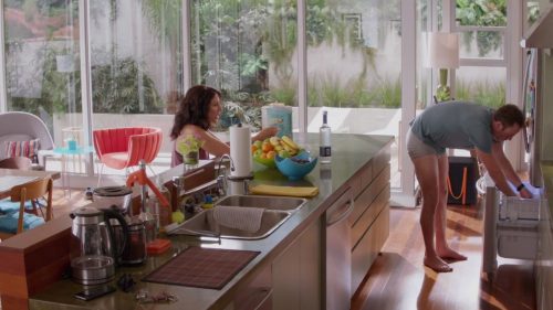 El actor Paul Adelstein desnudo