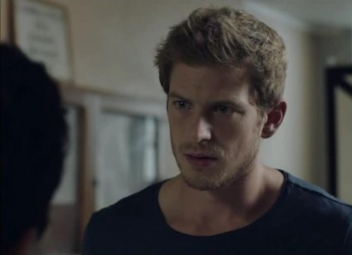 Thomas Coumans desnudo