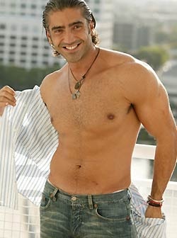 Alejandro Fernández desnudo
