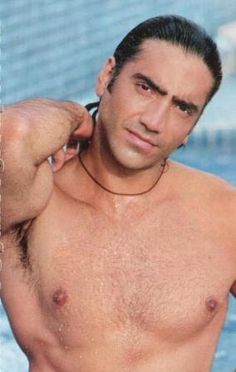 Alejandro Fernández desnudo