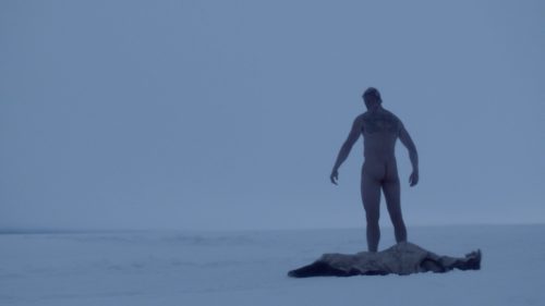 Alexander Ludwig desnudo