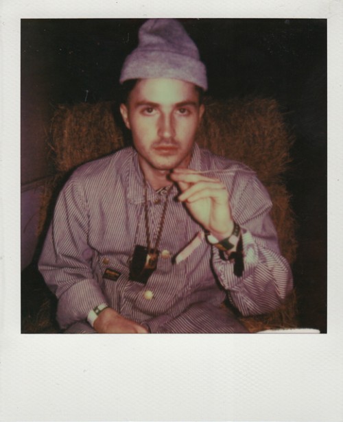 Cole Alexander, de Black Lips, desnudo
