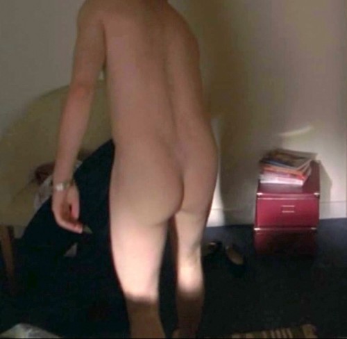 Charlie Creed-Miles desnudo