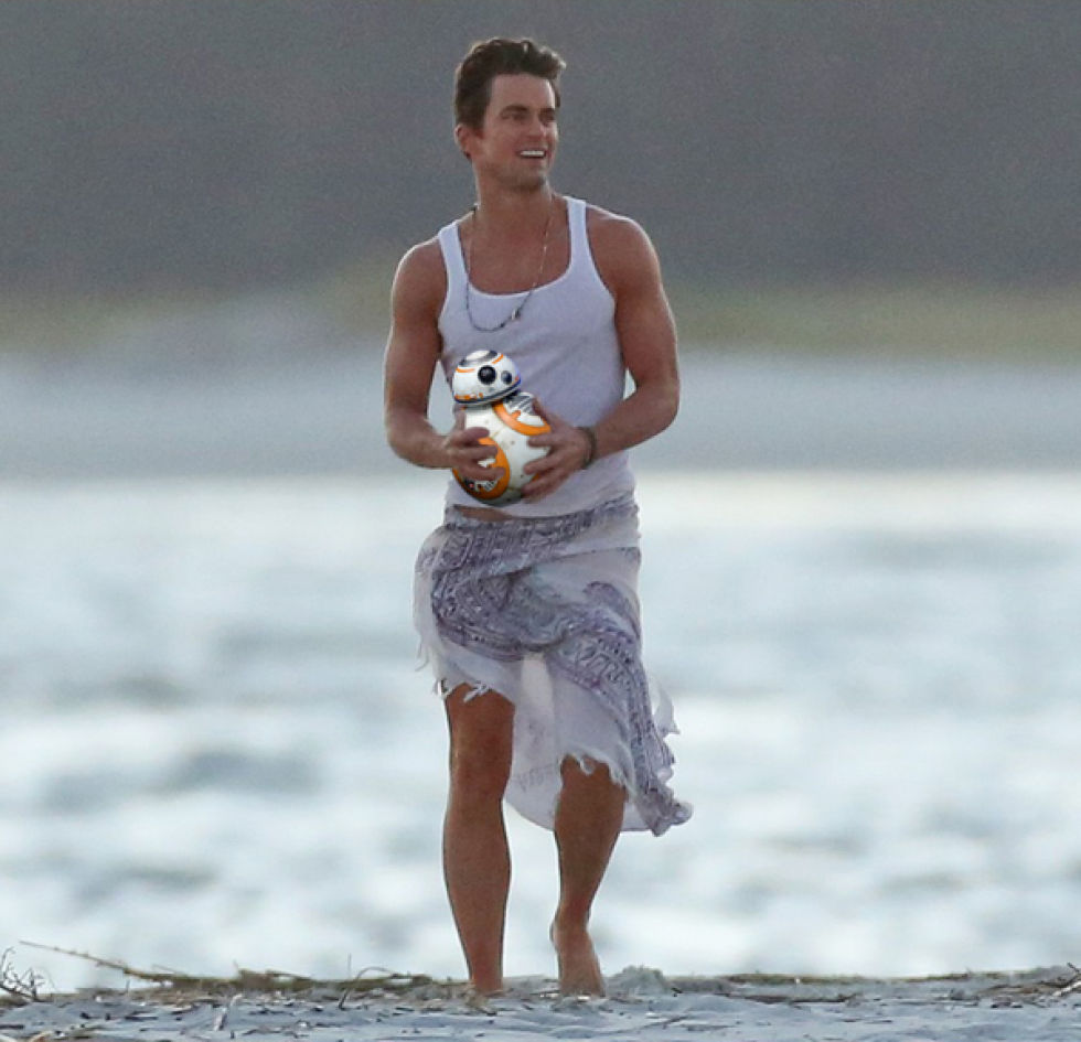 Chicos guapos con BB-8 de Star Wars