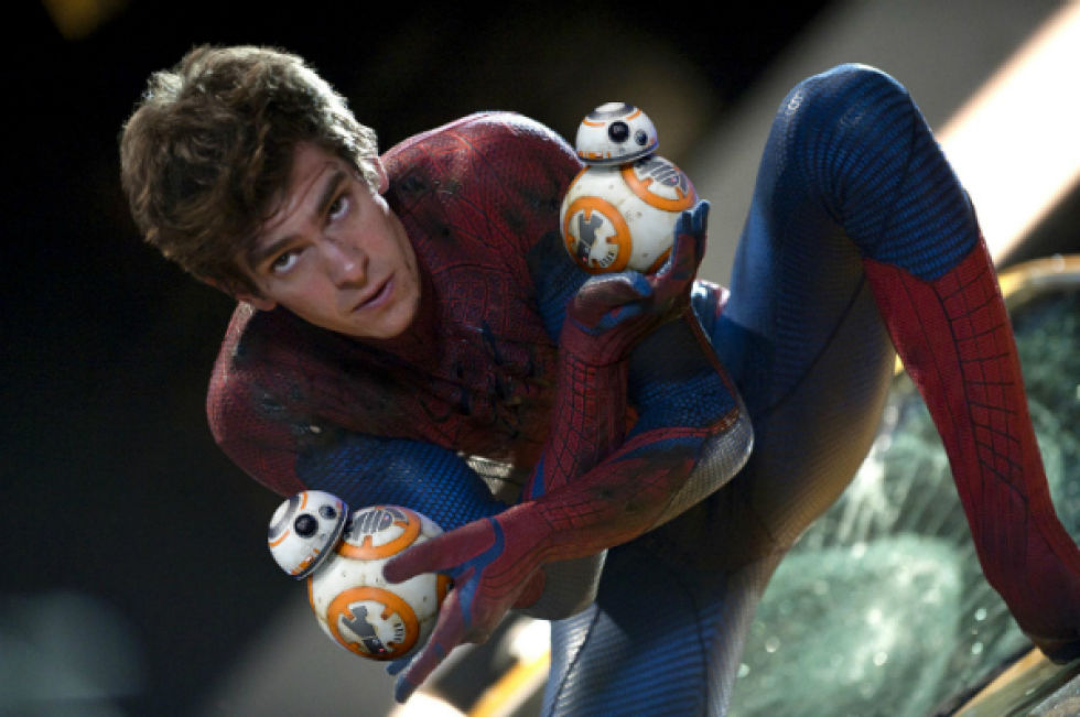 Chicos guapos con BB-8 de Star Wars