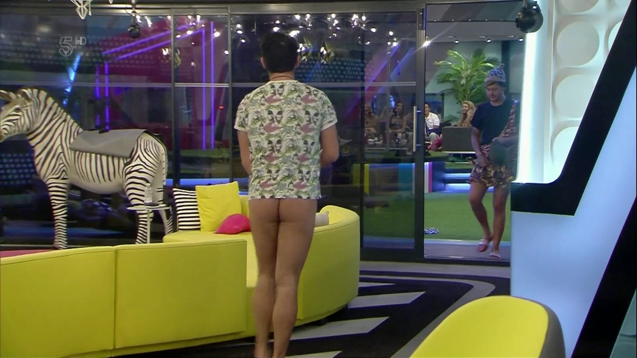 Hughie Maughan desnudo