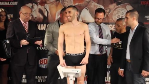 El boxeador Ryan Farrag desnudo