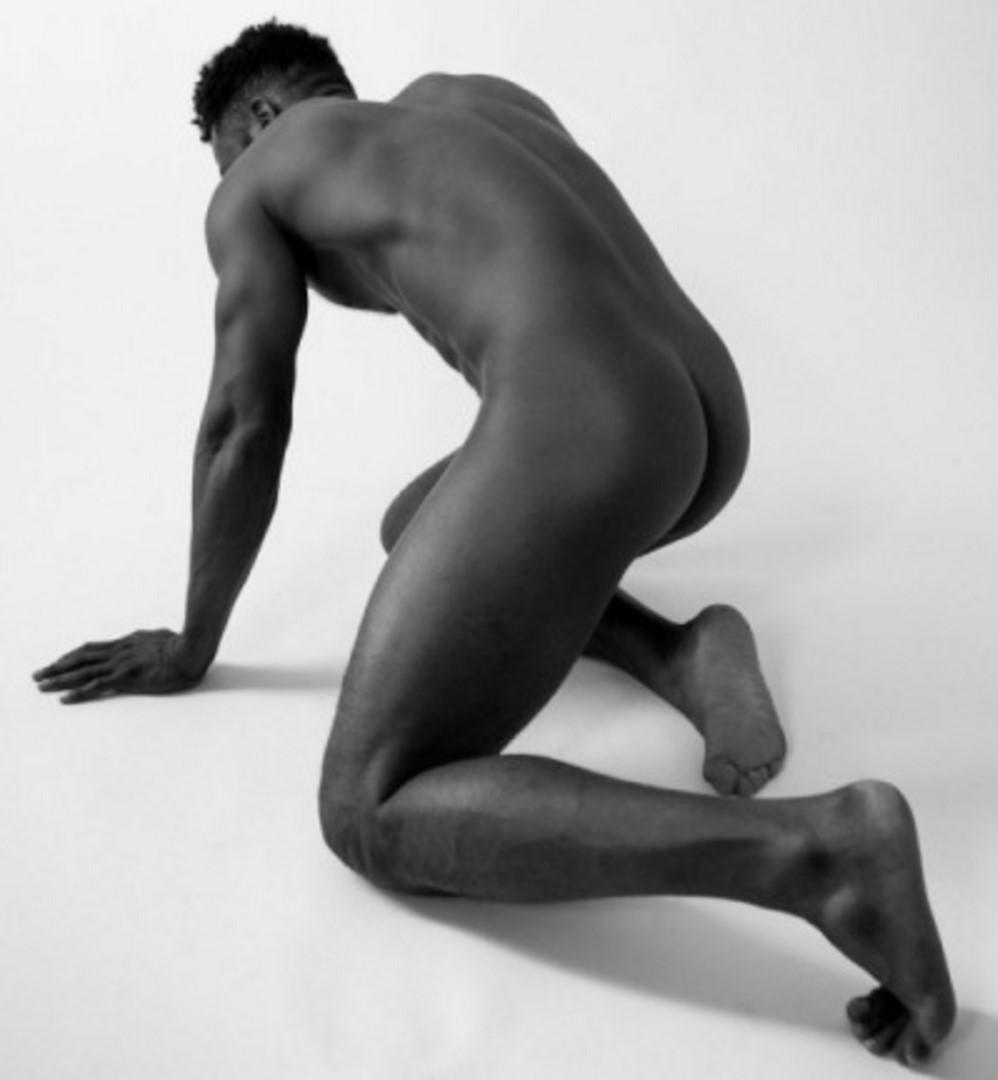 Luke James desnudo