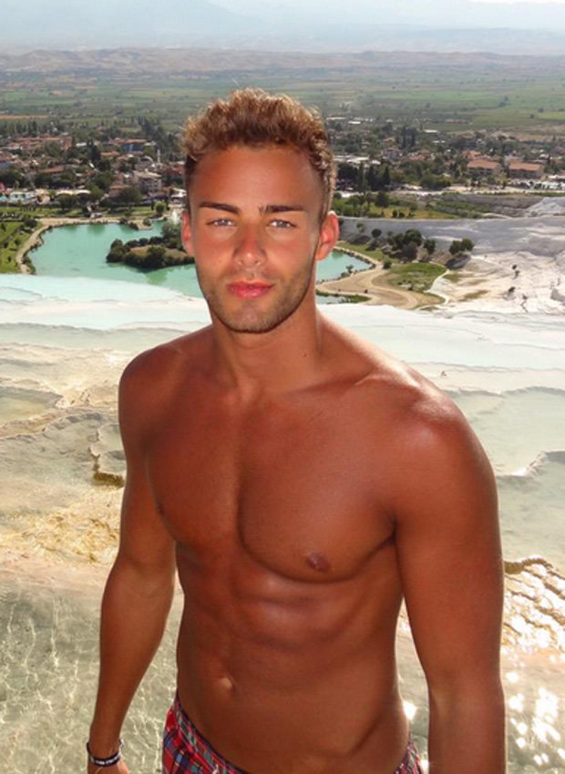 Cristian MJC desnudo