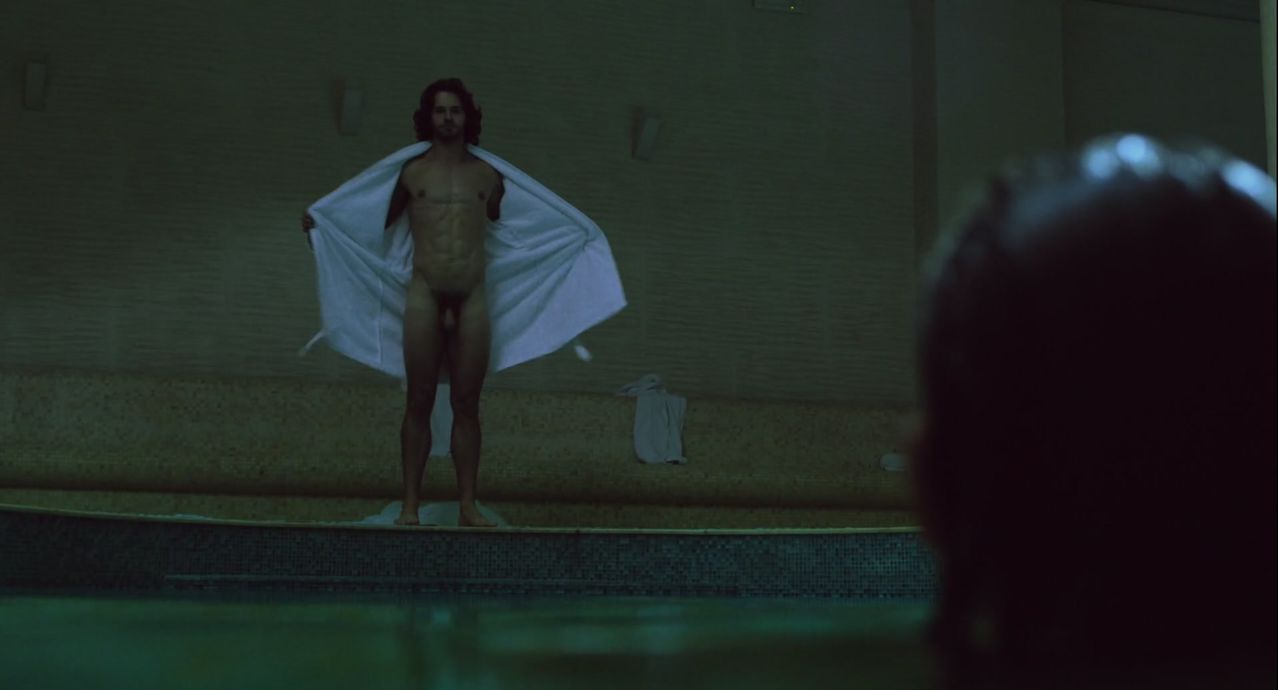 Dominic Allburn desnudo