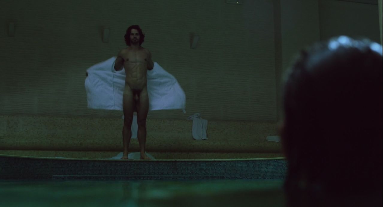 Dominic Allburn desnudo