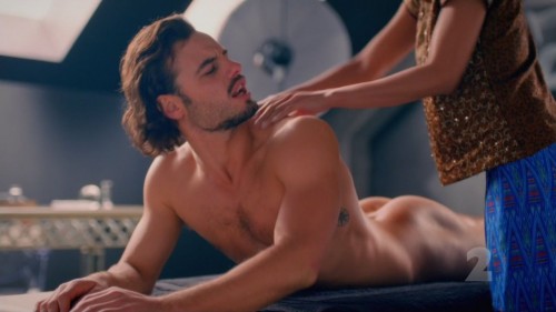 Josh Mckenzie desnudo