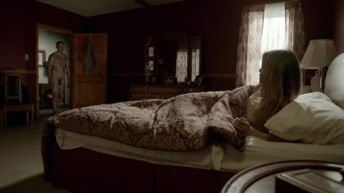 Chris Coy desnudo en 'Banshee'