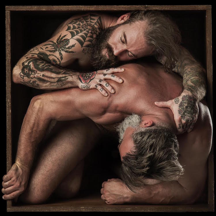 Hombres desnudos en 'The Box'