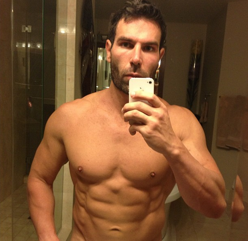 Dan Bilzerian desnudo
