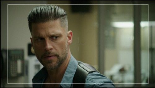 Greg Vaughan desnudo