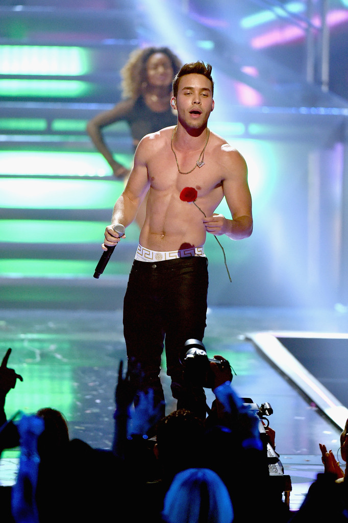 Prince Royce desnudo