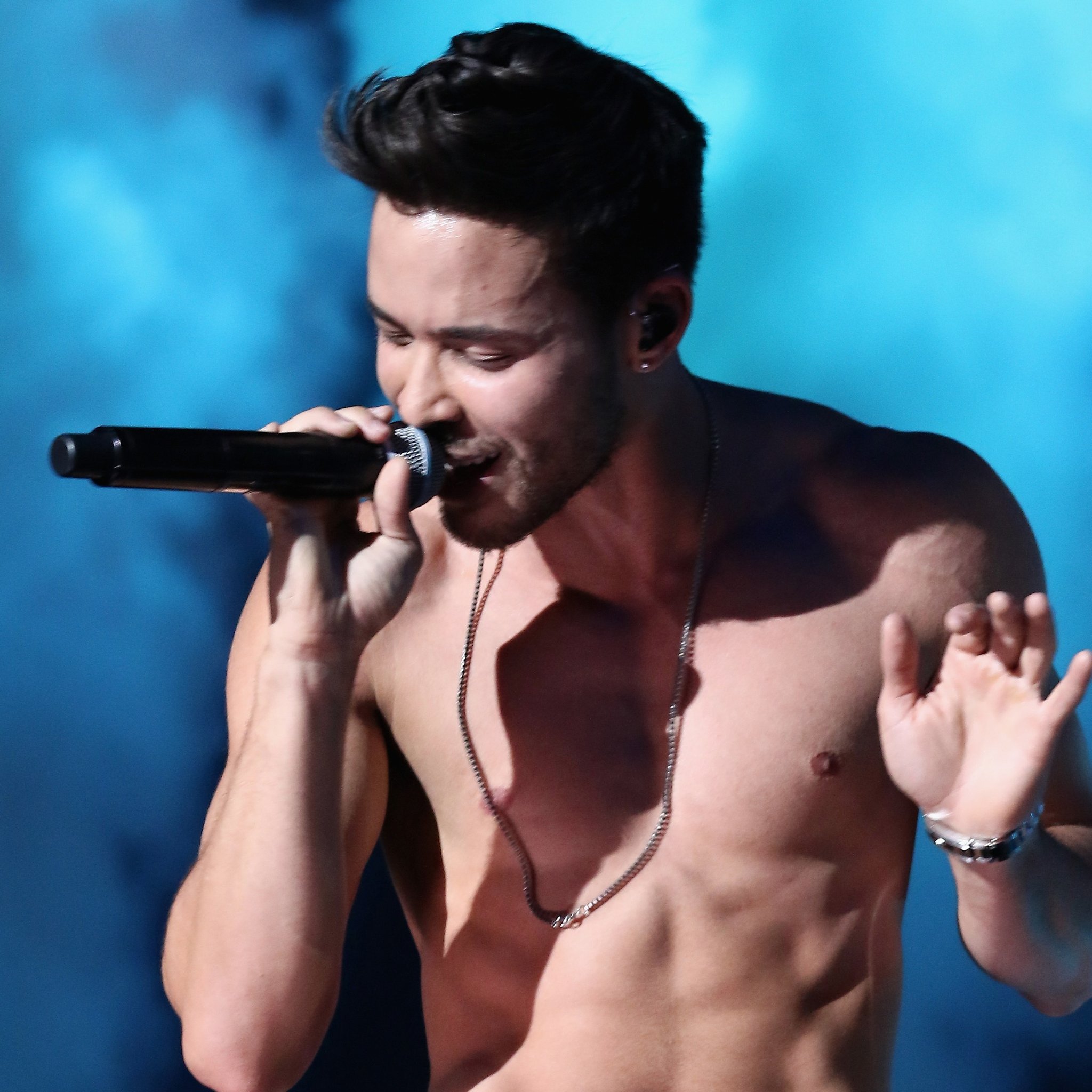 Prince Royce desnudo