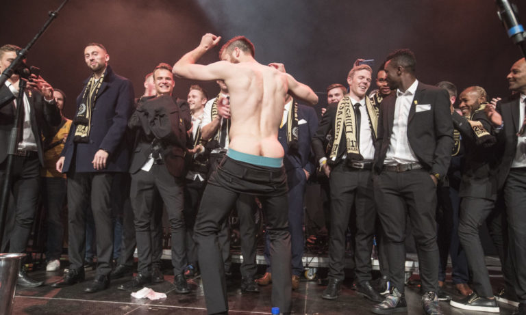 Aleksander Melgalvis desnudo