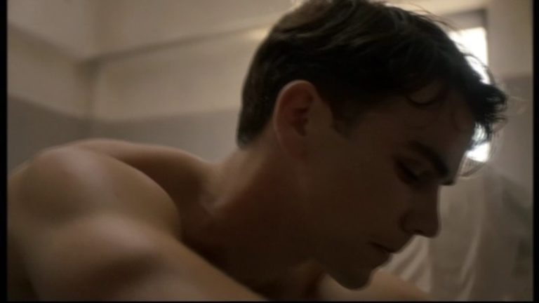 Jeremy Neumark Jones desnudo