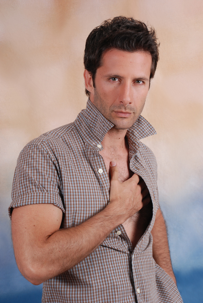 Marco Zunino desnudo
