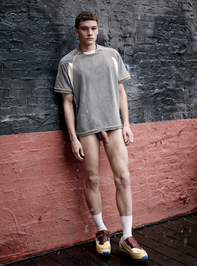 Modelo Lewis Mayhem desnudo