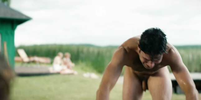 Johann Jürgens desnudo frontal en 'Babylon Berlin'