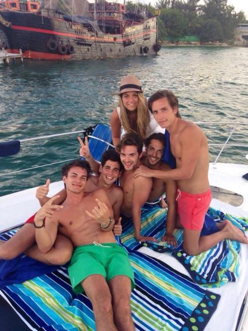 Andrés Ceballos desnudo | DVICIO desnudo