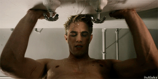 Blake Jenner desnudo en 'Billy Boy'