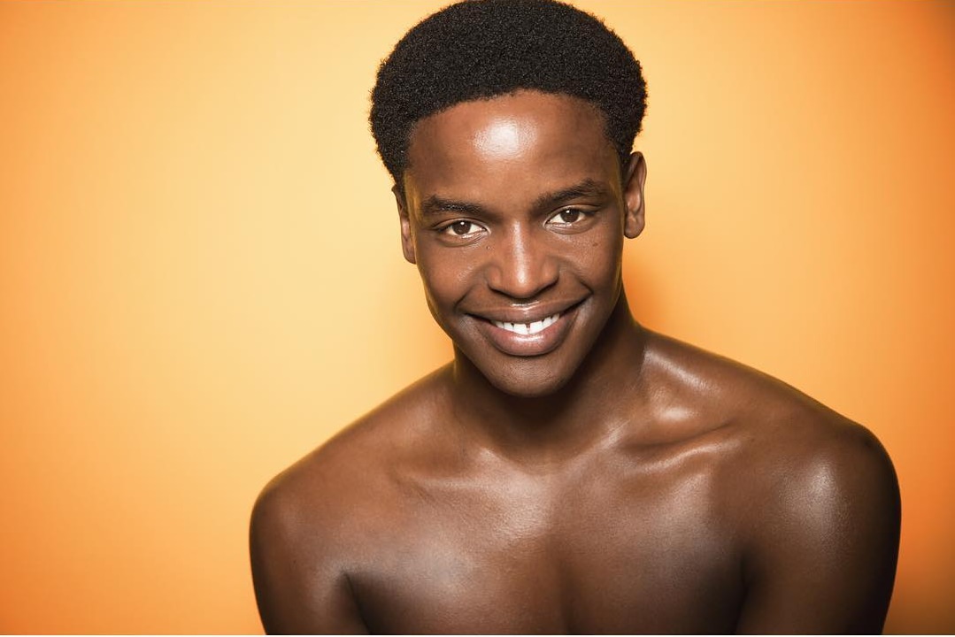 Rodney Vubya desnudo