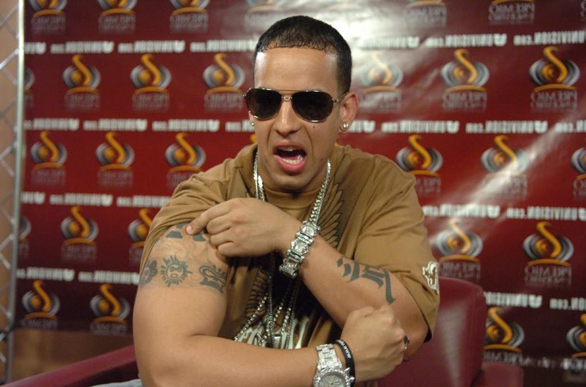 Daddy Yankee desnudo
