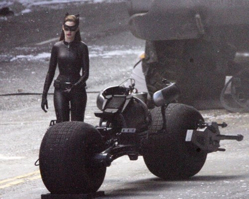 Anne Hathaway como Catwoman