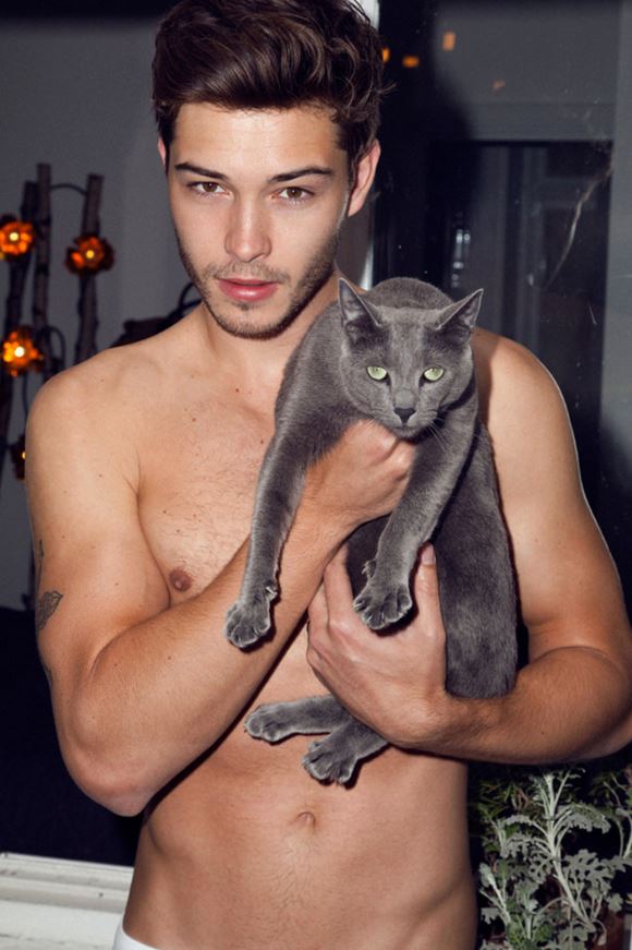 Francisco Lachowski desnudo