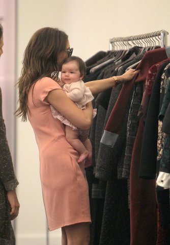 Victoria Beckham y Harper Seven, de compras